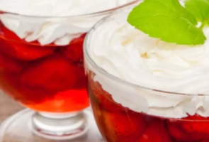 Jello with Fruits & Cream