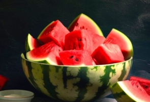 علبة بطيخ