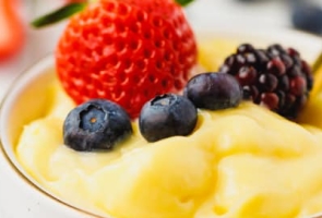 Custard with Fruits & Cream