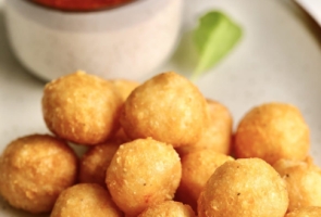 CHEDDAR BALLS (5 PIECE)