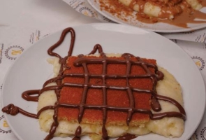 Knafeh Lotus Plate