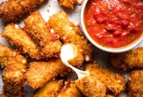 MOZARELLA STICKS (5 PIECE)